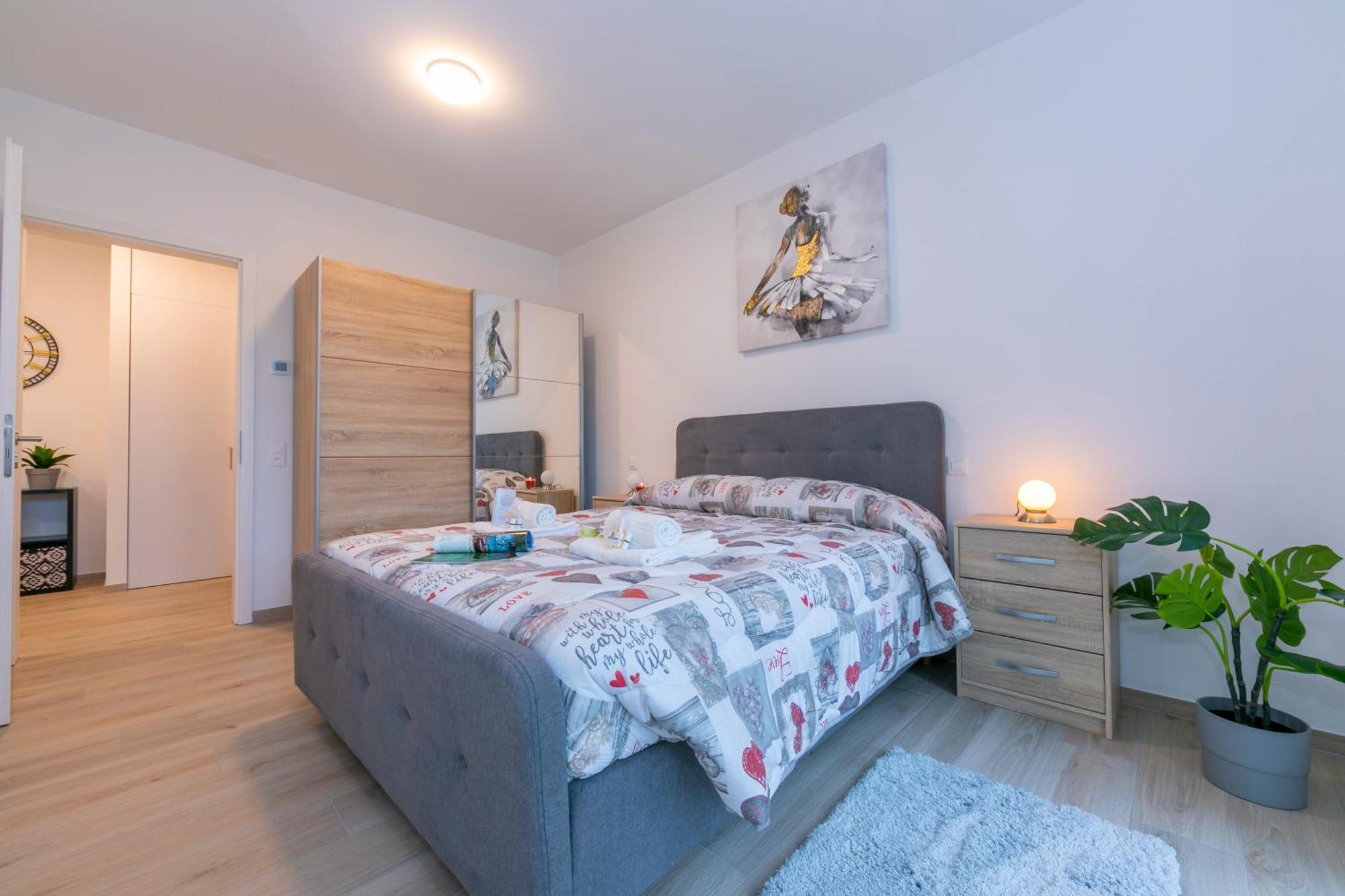 Enchanted - Happy Apartment